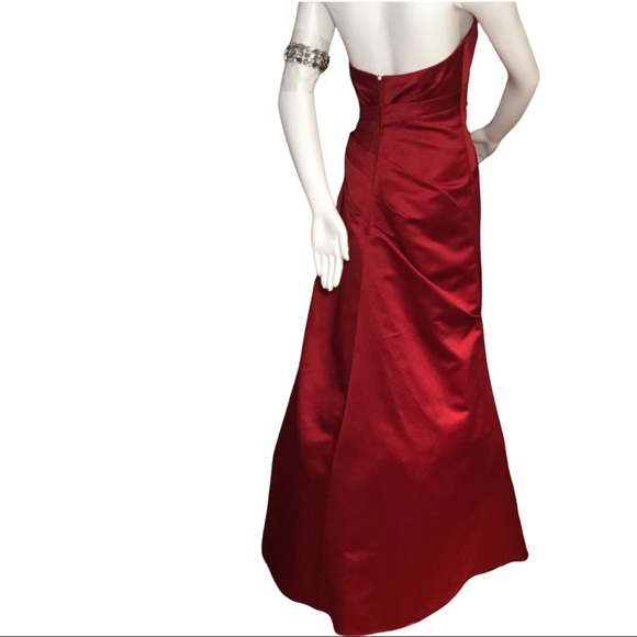 Andrew Adela Red Satin Formal Bridesmaid / Prom / Party Size 6 - Picture 6 of 9